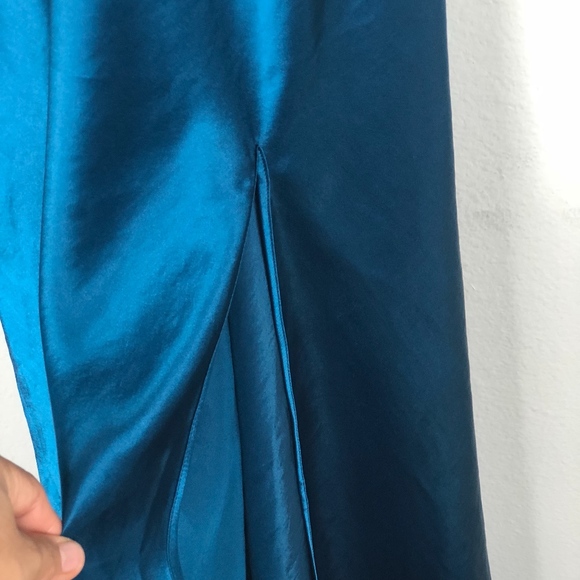 Victoria's Secret Teal Chemise - Picture 4 of 5